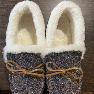 SLIPPERS